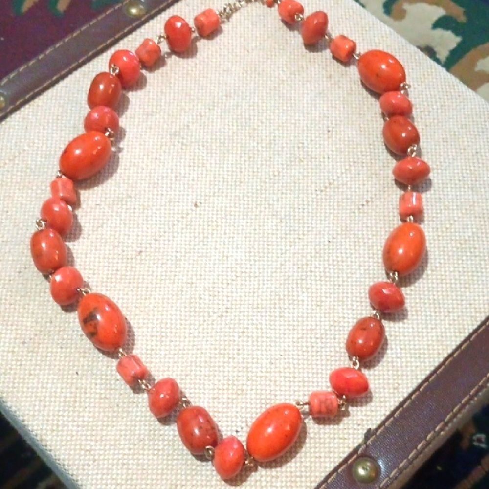 Vintage NWT  Large Lucite Beaded Necklace